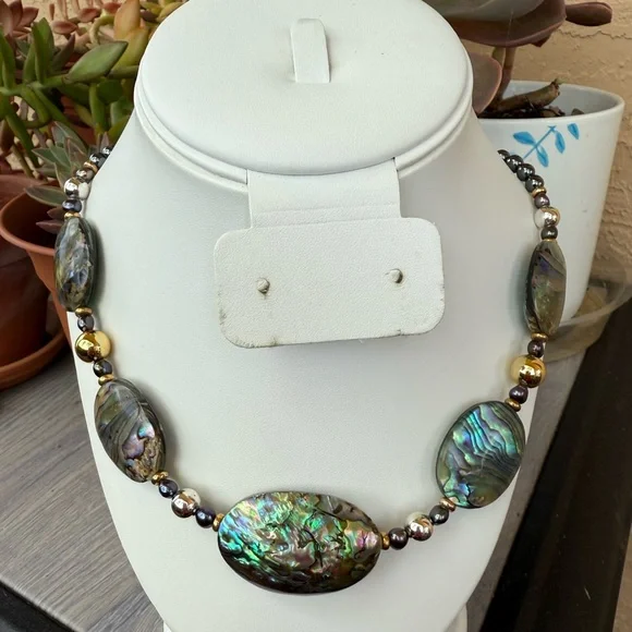 Lee Sands Abalone Shell and Cultured Pearl necklace - Picture 1 of 5
